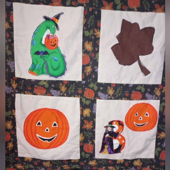 Vintage Halloween Quilt Size 37x36in EUC - Picture 5 of 9